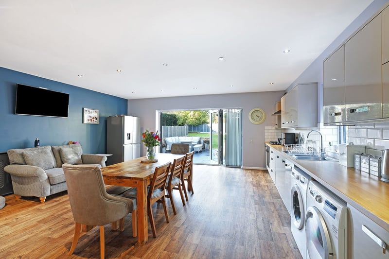 4-bedroom detached at Essendine Crescent, S8, S8 - Photo 3 of 30